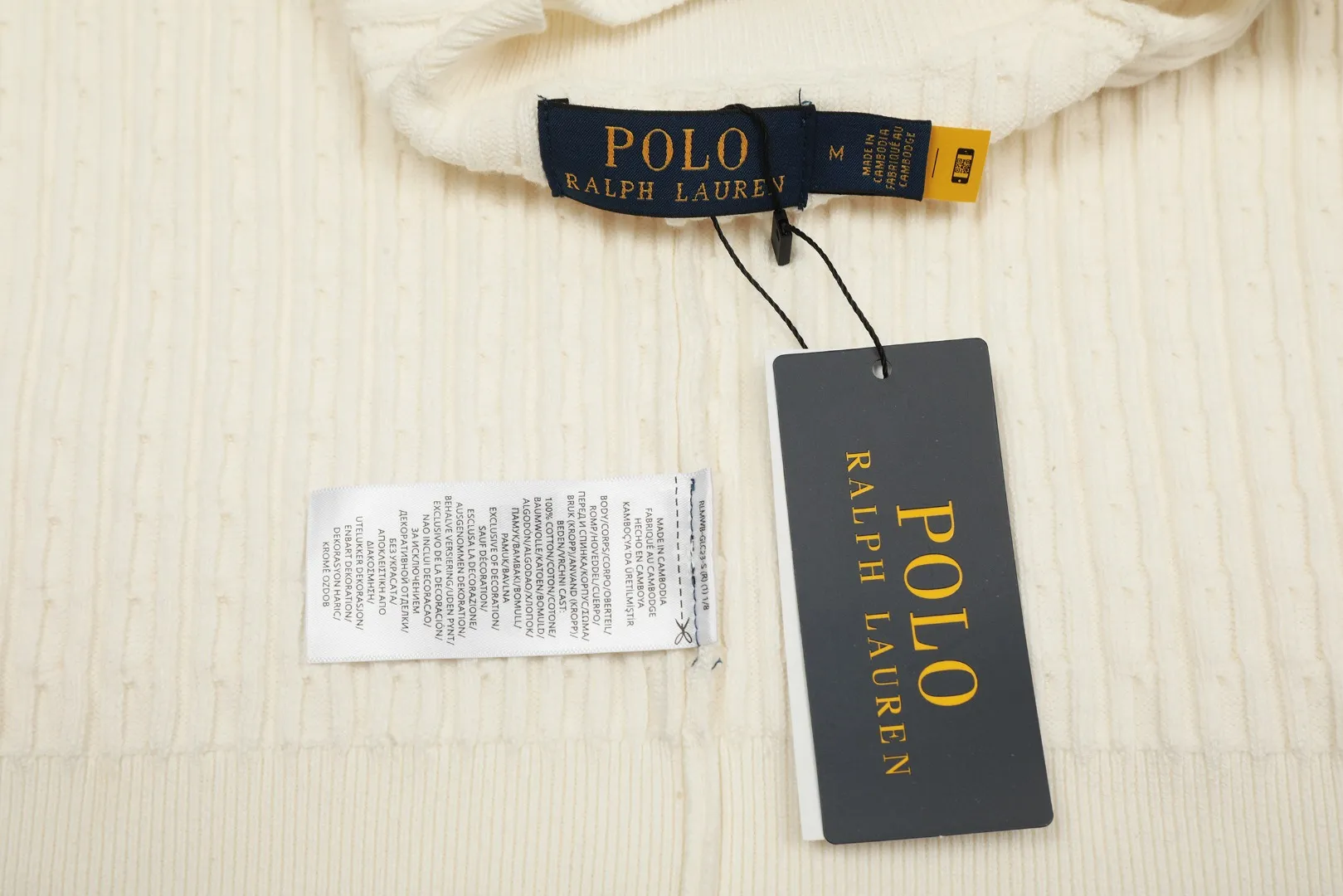 P210 Top quality" Style number: DS005# (not off the shelves all year round) [Ralph Lauren round neck solid color pony embroidery logo knitted cardigan long sleeves] ✅Ralph Lauren Ralph Lauren classic basic versatile twist knitted cardigan long sleeves ✅Main supplier platform live broadcast Wholesale entity Replenish when out of stock Not off the shelf ✅ZP quality 1:1 version Scan the code to enter the GF website Counter quality ✅Detailed quality is the only one in Guangzhou Imported quality cotton yarn, focusing on high-end, cost-effective, good quality, needless to say ✅Zhao Lusi's same style is really amazing, so sweet, so beautiful. This cardigan is really good-looking ✅The upper body is simple and easy to match. A must-have for goddess ootd. Good-looking clothes are never picky. A must-have in the goddess' wardrobe. Size: S-XL Color: Black, almond, gray, navy blue, pink, white, light blue, taro purple, rose red, white label, big red and blue label